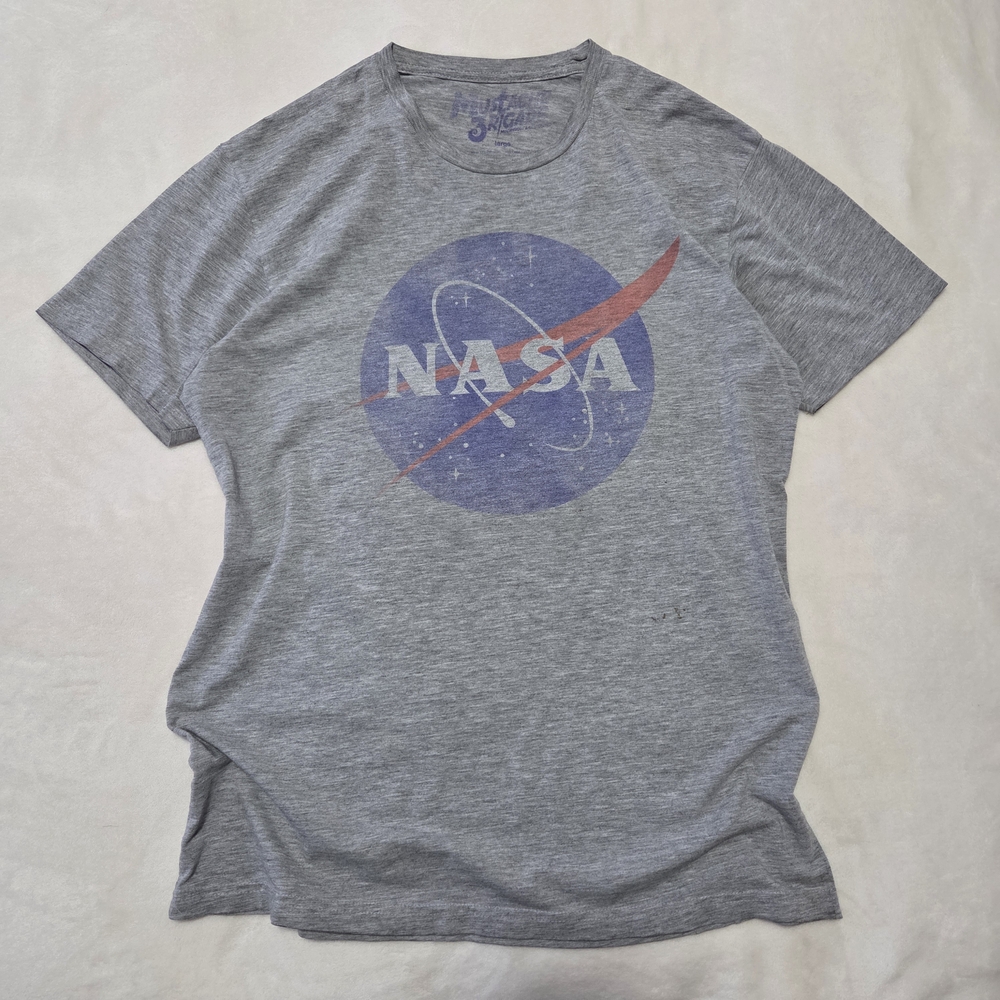 Vintage-Style NASA Logo Graphic T-Shirt